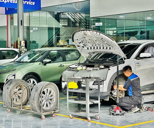 Dịch Vụ Bảo Dưỡng và Đồng Sơn Ô Tô: Những Gì Bạn Cần Biết Dịch Vụ Bảo Dưỡng và Đồng Sơn Ô Tô: Những Gì Bạn Cần Biết